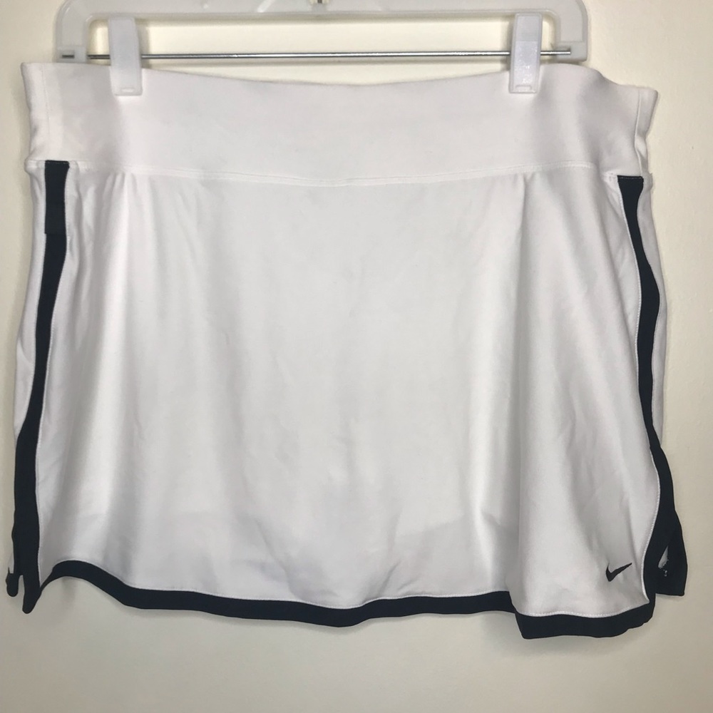 Nike white tennis golf skirt built in spandex